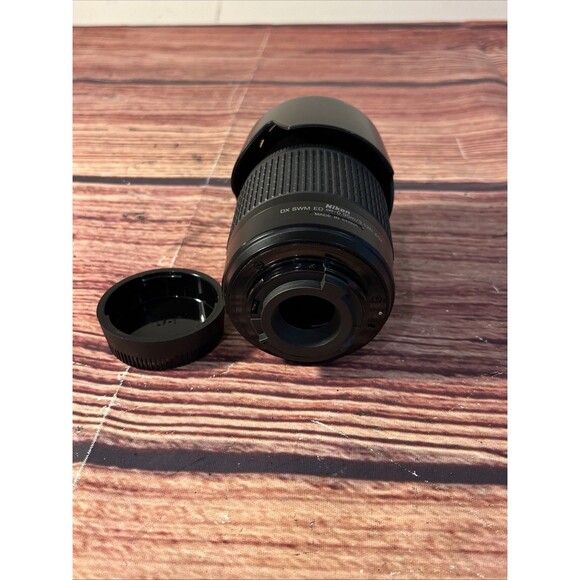 Nikon AF-S DX NIKKOR 55-200mm f/4-5.6G ED Telephoto Zoom Lens - Picture 13 of 15
